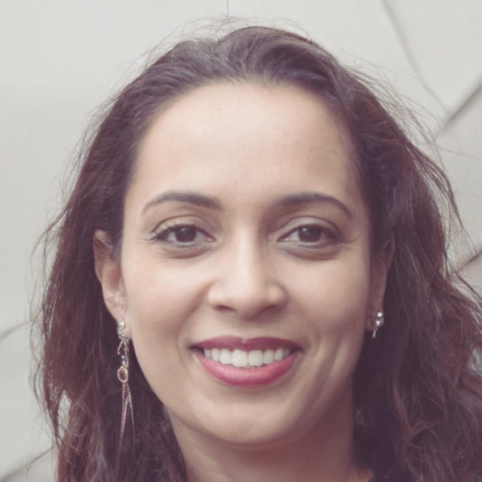 Rebecca Torres, investment advisor who completed the advanced program